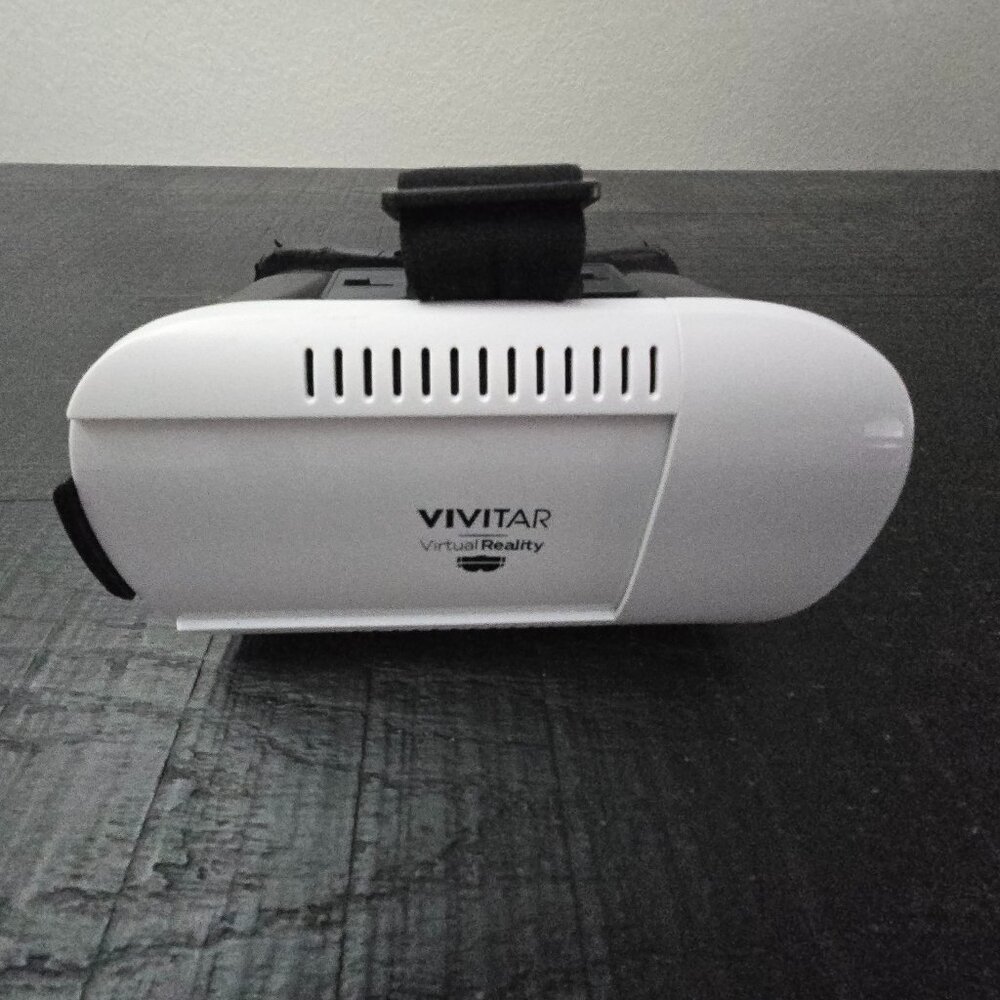 Vivitar- Virtual Reality Headgear.